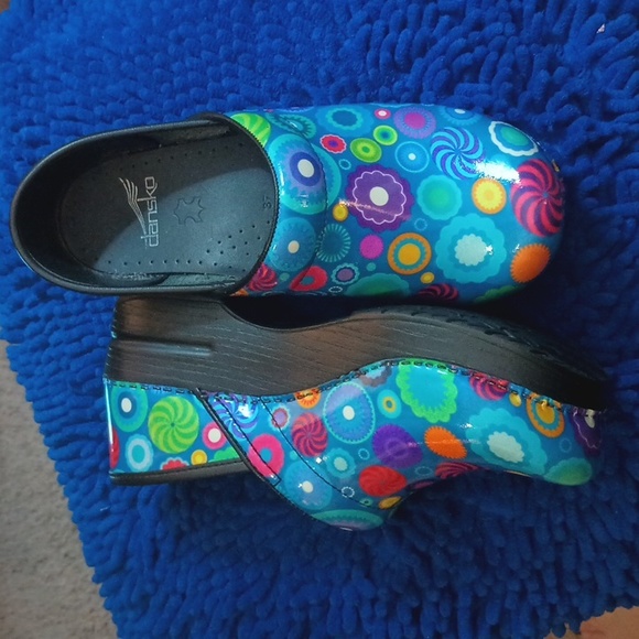 Ladies Amazing Candies and Twirls Dansko Professionals, Size 37, In great shape - Picture 2 of 5